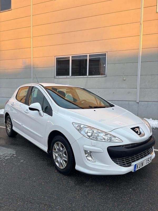 Begagnad 2010 Peugeot 308 Halvkombi | 34 500 kr (Marknadspris) - Bild 1/4