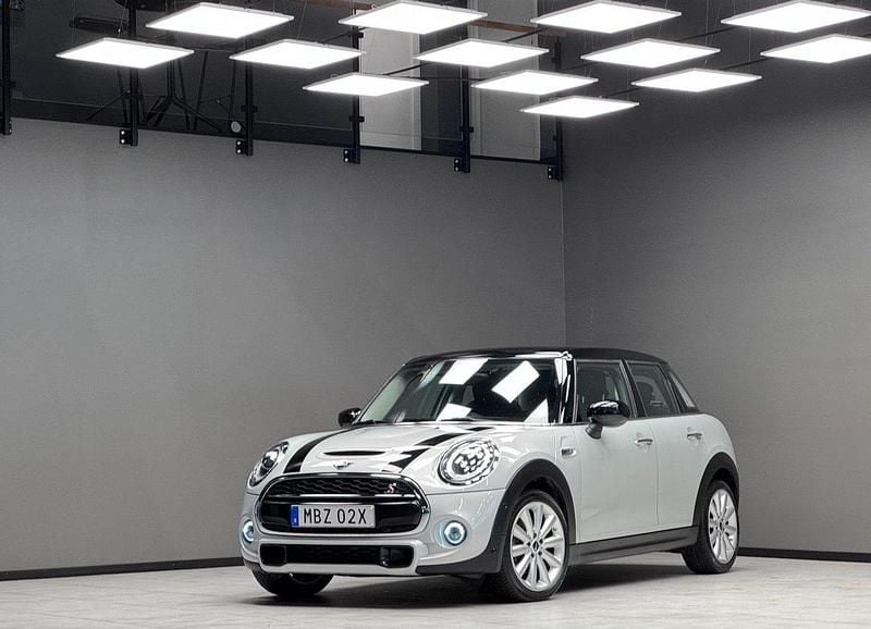 Silver Begagnad 2019 Mini Cooper S Chili Halvkombi | 209 900 kr (Marknadspris) - Bild 1/3