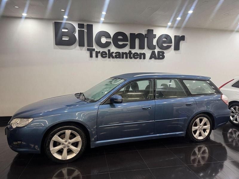 Mörkblå Begagnad 2007 Subaru Legacy Kombi | 44 900 kr (Marknadspris) - Bild 1/4