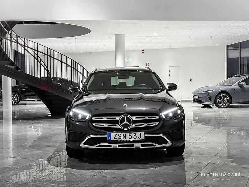 Begagnad Mercedes E220 All-Terrain Avantgarde 200 HK (147 kW) 2023 Grå Kombi