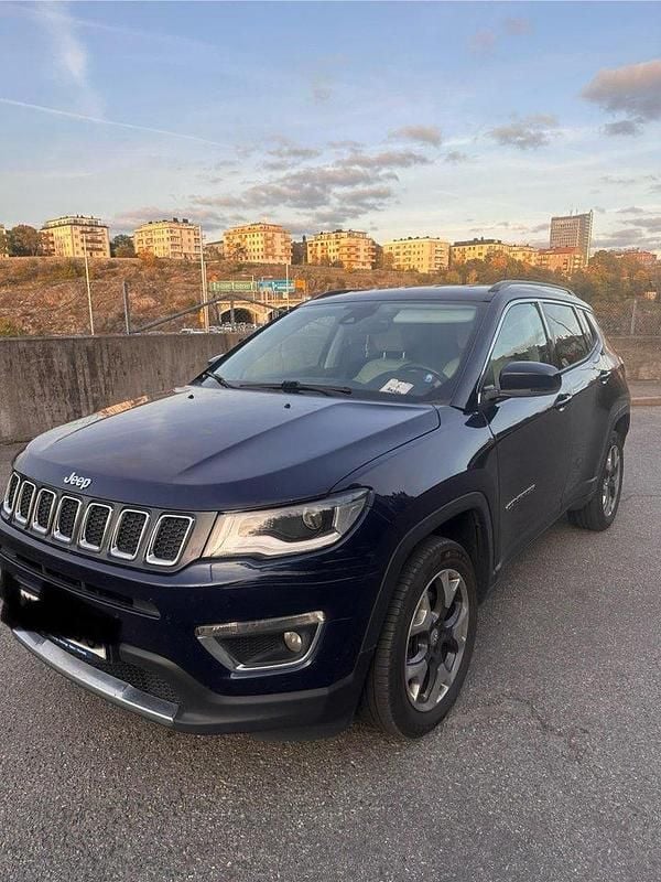 Blå Begagnad 2018 Jeep Compass SUV | 145 000 kr (Superpris) - Bild 1/4