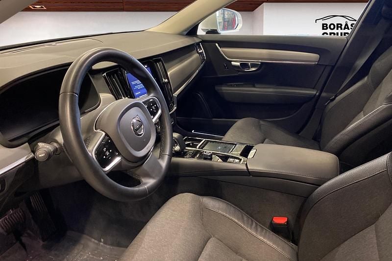 Begagnad Volvo V90 Core 355 HK (261 kW) 2023 Vit Kombi