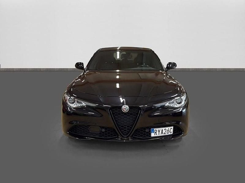 Begagnad Alfa Romeo Giulia Sprint 200 HK (147 kW) 2020 Svart Sedan