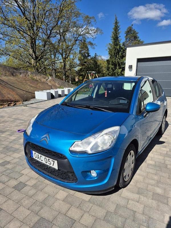 Blå Begagnad 2010 Citroën C3 Halvkombi | 12 000 kr (Superpris) - Bild 1/4