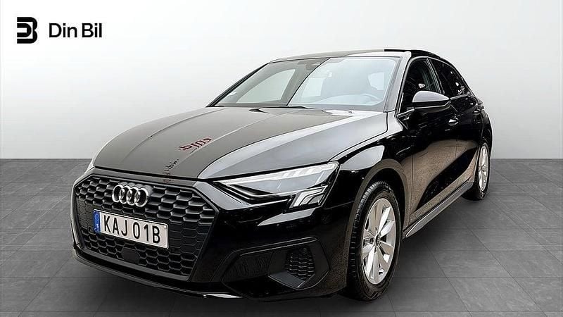 Svart Begagnad 2023 Audi A3 Sportback Proline Halvkombi | 269 000 kr (Marknadspris) - Bild 1/4