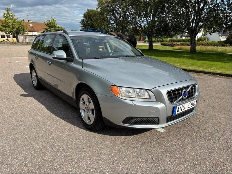 Silver Begagnad 2010 Volvo V70 Kombi | 68 000 kr (Superpris) - Bild 1/4