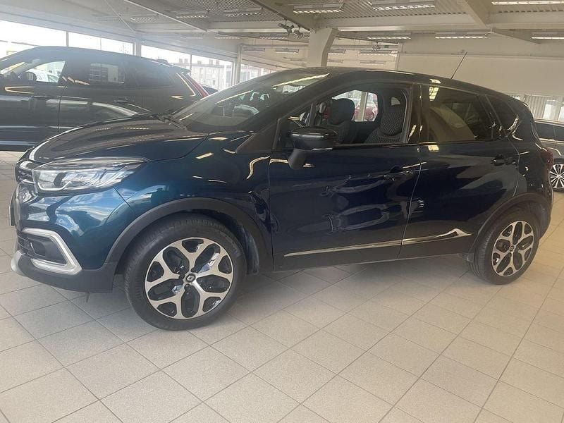 Mörkgrön (grön) Begagnad 2018 Renault Captur Intens SUV | 129 500 kr (Lite dyr) - Bild 1/4