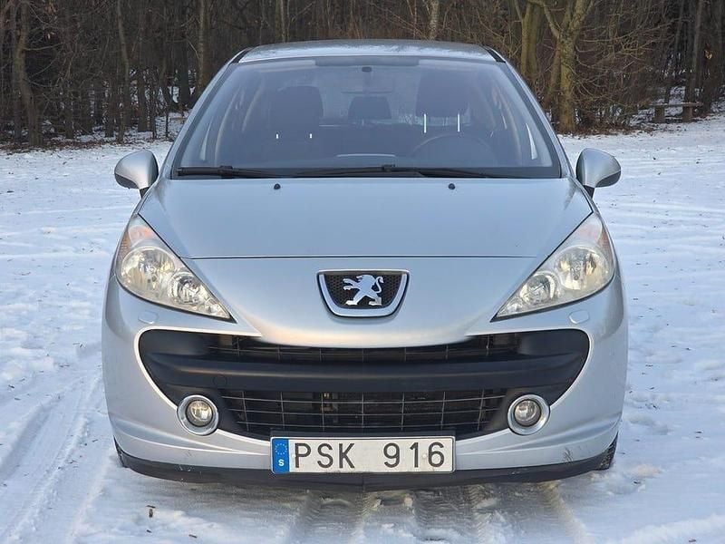 Grå Begagnad 2007 Peugeot 207 Sport Halvkombi | 21 900 kr (Marknadspris) - Bild 1/4