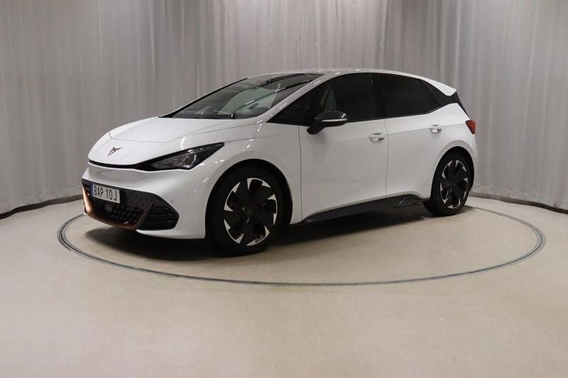 Vit Begagnad 2024 Cupra Born e-Boost Halvkombi | 329 900 kr (Marknadspris) - Bild 1/4