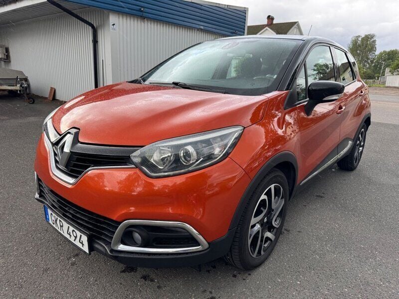 Flerfärgad Begagnad 2015 Renault Captur SUV | 109 900 kr (Marknadspris) - Bild 1/4