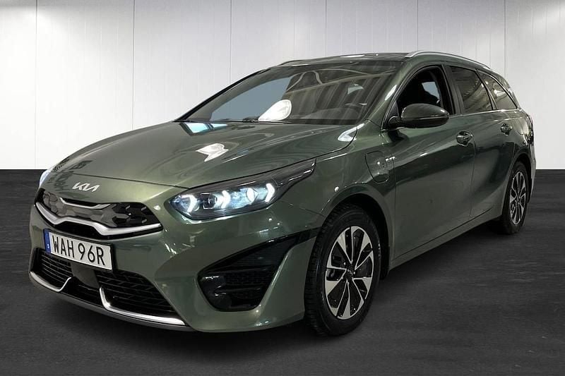 Grön (green) Begagnad 2023 Kia Ceed Sportswagon Advance Kombi | 249 900 kr (Marknadspris) - Bild 1/4