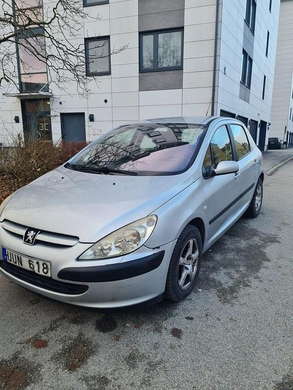 Begagnad Peugeot 307 109 HK (80 kW) 2004 Halvkombi