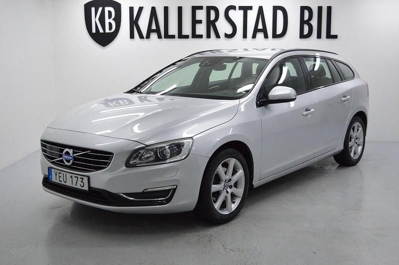 Silver Begagnad 2016 Volvo V60 Momentum Kombi | 167 900 kr (Lite dyr) - Bild 1/4