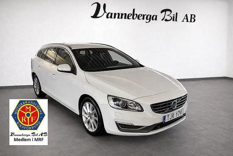 Vit Begagnad 2013 Volvo V60 Momentum Kombi | 109 900 kr (Marknadspris) - Bild 1/4