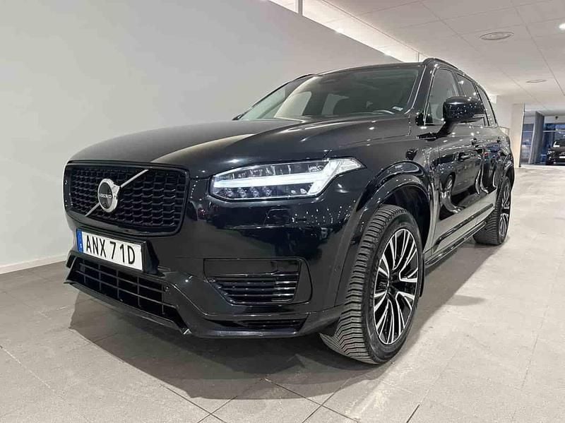 Svart Begagnad 2023 Volvo XC90 SUV | 639 500 kr (Marknadspris) - Bild 1/1
