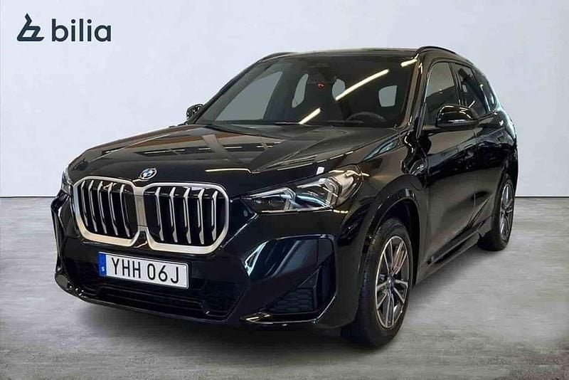 Svart Begagnad 2024 BMW X1 Comfort Edition SUV | 599 000 kr - Bild 1/1