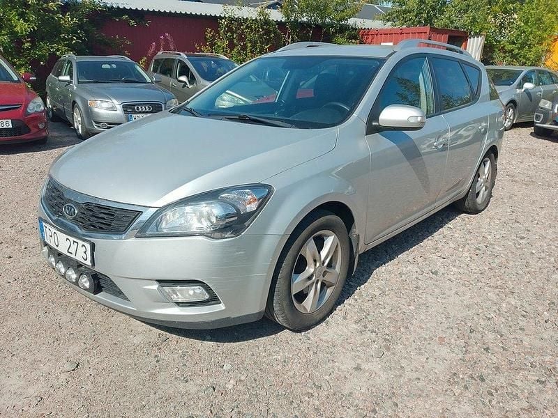 Silver Begagnad 2010 Kia Ceed Sportswagon Kombi | 39 900 kr (Superpris) - Bild 1/4