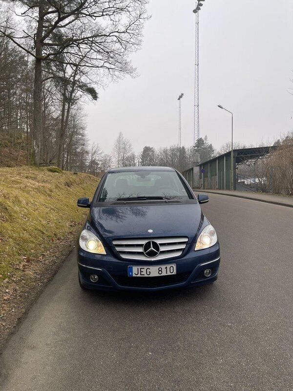 Blå Begagnad 2009 Mercedes B170 Minibuss | 49 900 kr (Bra pris) - Bild 1/3