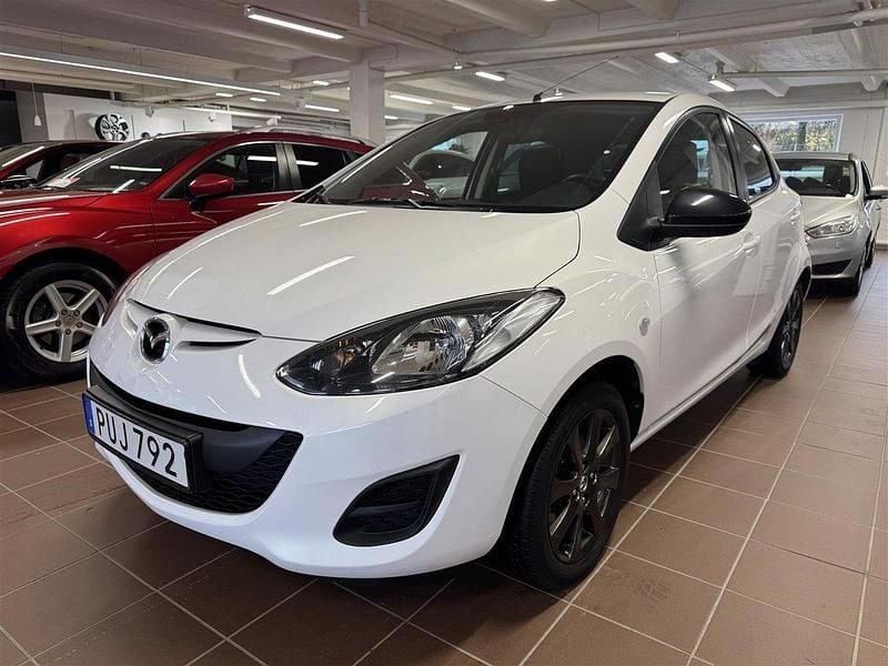 Vit Begagnad 2014 Mazda 2 Kombi | 60 000 kr - Bild 1/4