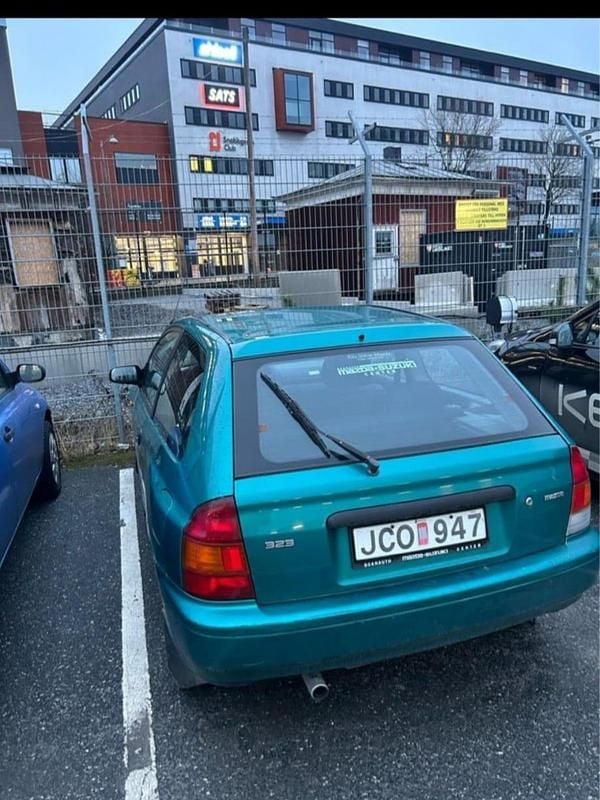 Begagnad 1997 Mazda 323 Halvkombi | 15 000 kr - Bild 1/2