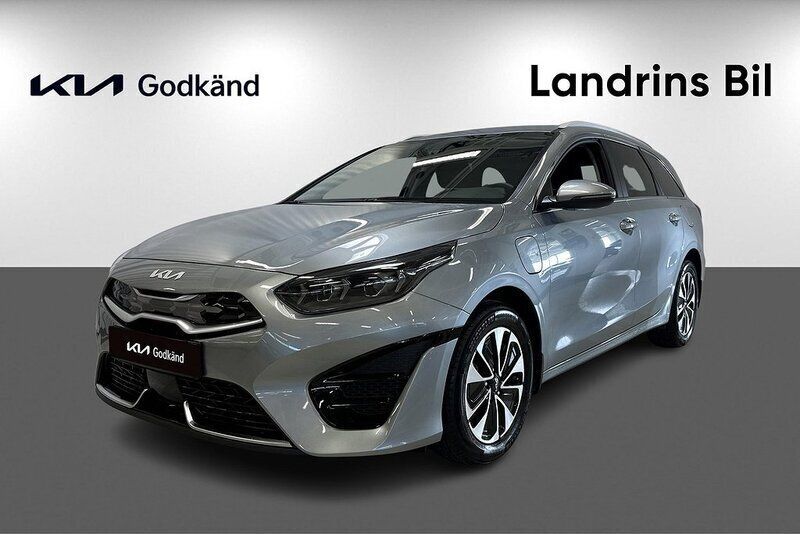 Grå (lunar silver metallic) Begagnad 2024 Kia Ceed Sportswagon Kombi | 319 300 kr (Dyr) - Bild 1/4
