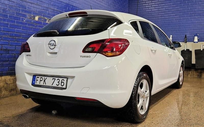 Begagnad 2011 Opel Astra Sport Halvkombi | 62 000 kr (Marknadspris) - Bild 1/4