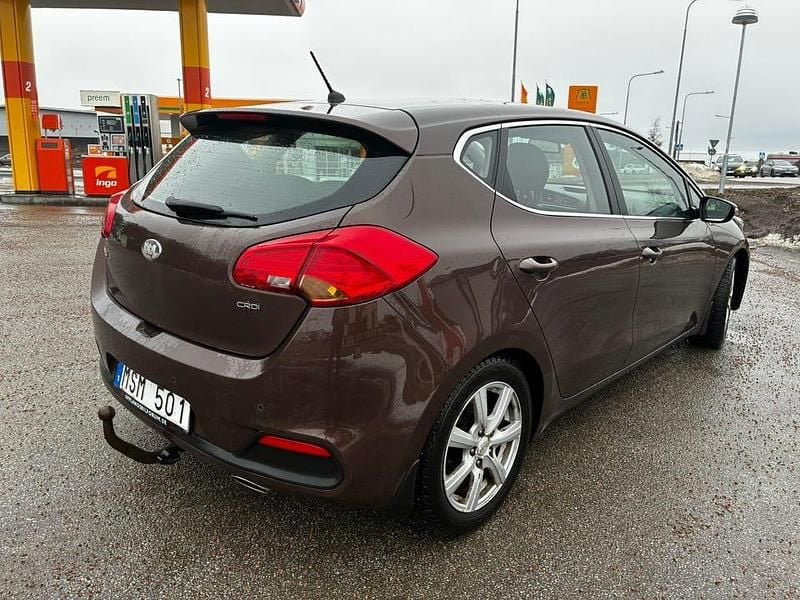Begagnad Kia Ceed 128 HK (94 kW) 2013 Halvkombi