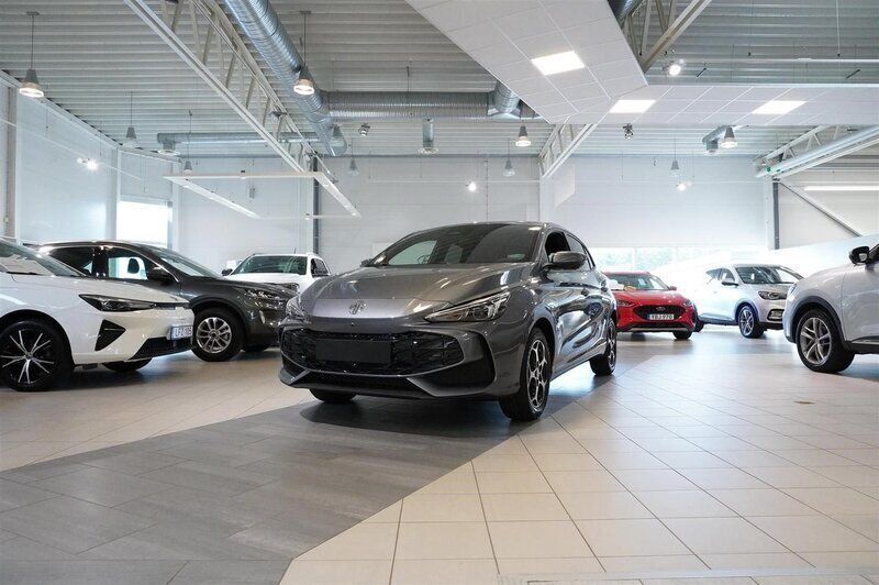 Grå (hampstead grey lrl) Ny 2024 MG MG3 Halvkombi | 269 990 kr (Marknadspris) - Bild 1/4