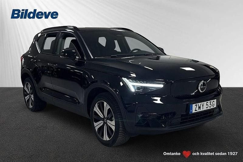 Svart Begagnad 2022 Volvo XC40 Plus SUV | 349 900 kr - Bild 1/4
