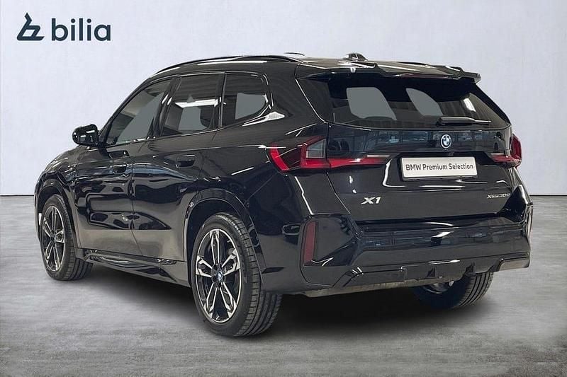 Begagnad BMW X1 M Sport 326 HK (239 kW) 2025 Black saphire metallic SUV