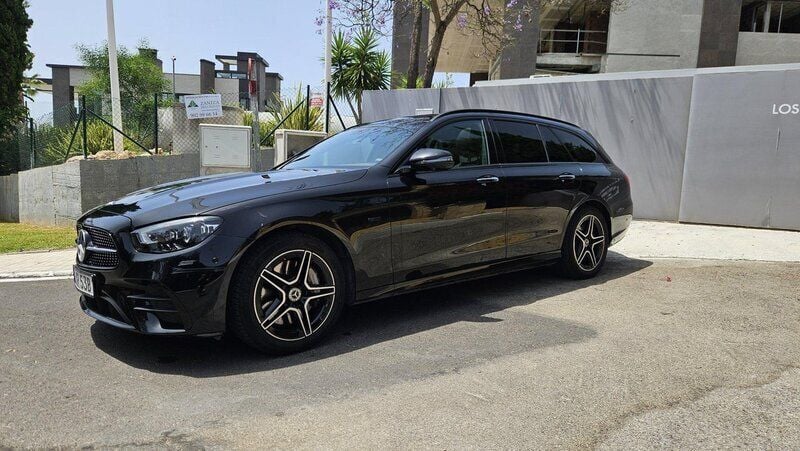 Svart Begagnad 2021 Mercedes E300 AMG Kombi | 430 000 kr (Lite dyr) - Bild 1/4
