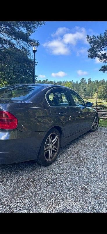 Begagnad 2006 BMW 325 Sedan | 65 000 kr (Dyr) - Bild 1/4