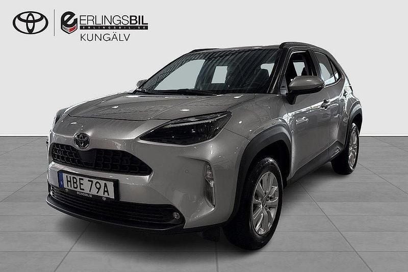 Silver Begagnad 2024 Toyota Yaris Cross Active SUV | 289 900 kr (Marknadspris) - Bild 1/4