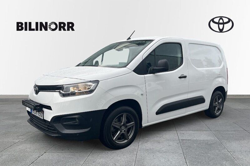 Vit Begagnad 2021 Toyota Proace City Van | 239 500 kr (Marknadspris) - Bild 1/4