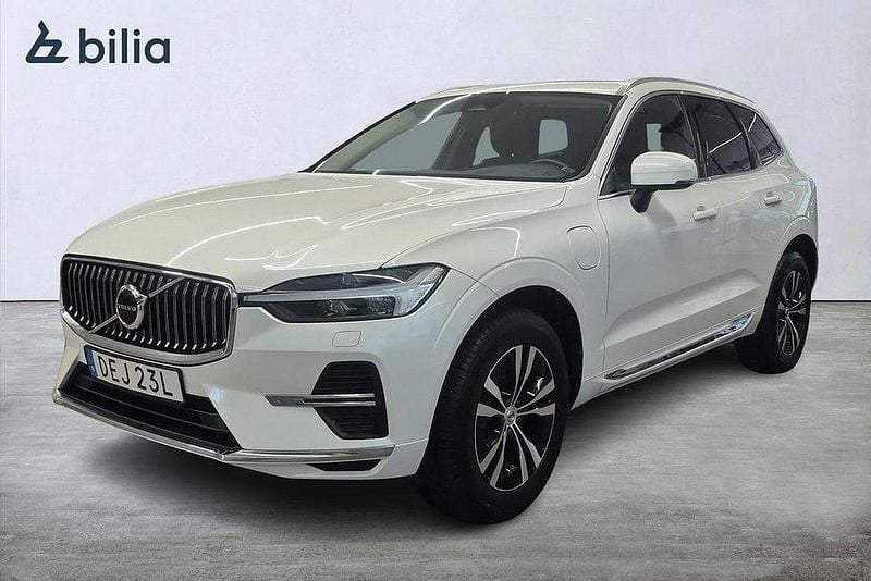 Vit Begagnad 2023 Volvo XC60 Core SUV | 379 000 kr (Superpris) - Bild 1/3