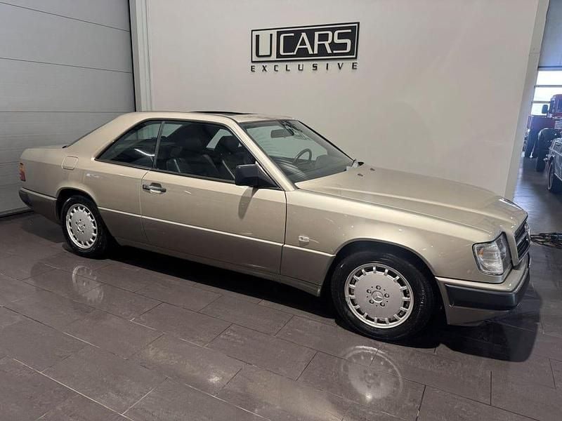 Begagnad Mercedes E300 180 HK (132 kW) 1988 Ljusbrun Sportkupé