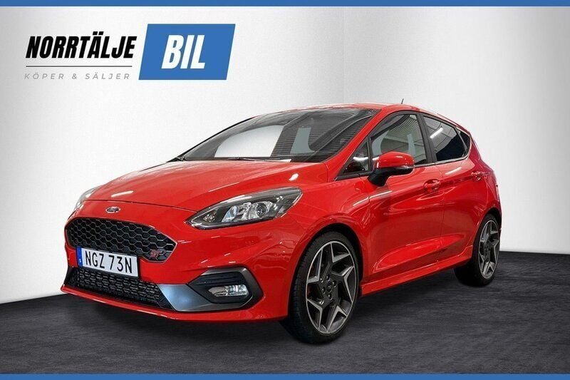 Röd Begagnad 2020 Ford Fiesta ST200 Halvkombi | 219 900 kr - Bild 1/3