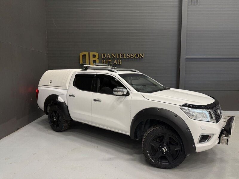 Vit Begagnad 2018 Nissan Navara Pickup | 244 800 kr (Marknadspris) - Bild 1/4