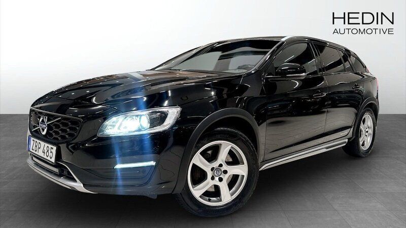 Svart Begagnad 2018 Volvo V60 CC Kombi | 174 000 kr (Superpris) - Bild 1/4