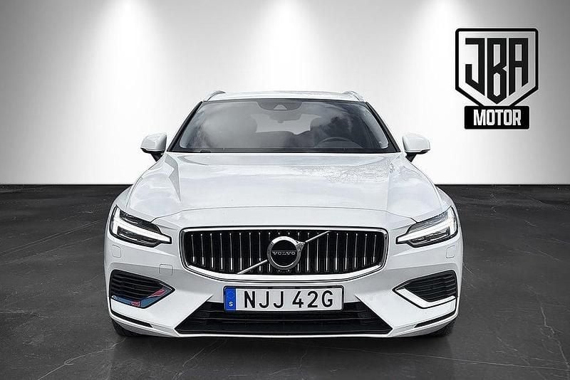 Begagnad Volvo V60 340 HK (250 kW) 2021 Vit Kombi
