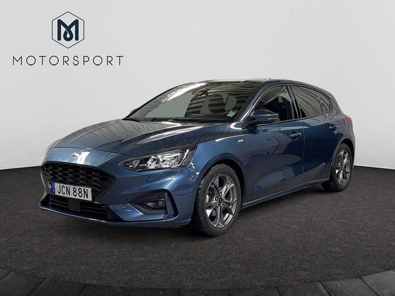 Blå Begagnad 2021 Ford Focus ST-Line Halvkombi | 179 900 kr (Marknadspris) - Bild 1/3