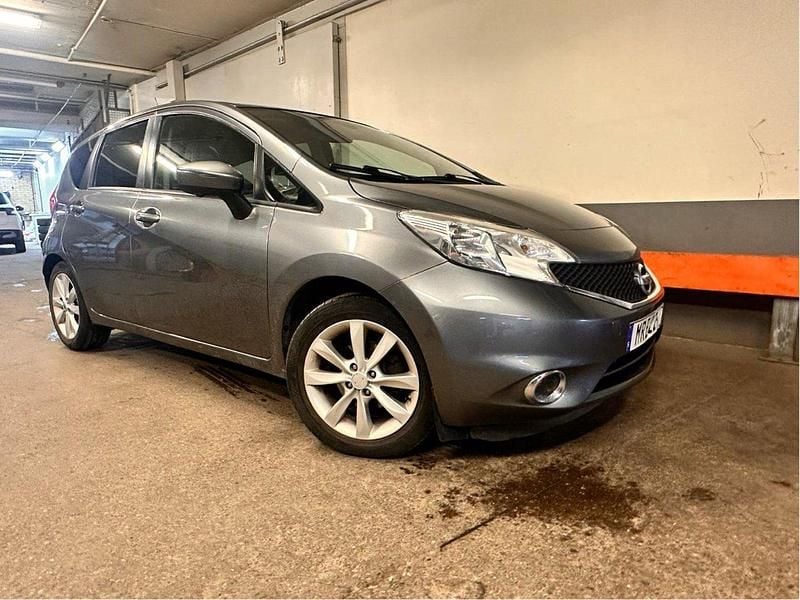 Grå Begagnad 2015 Nissan Note Tekna Minibuss | 69 900 kr (Lite dyr) - Bild 1/4