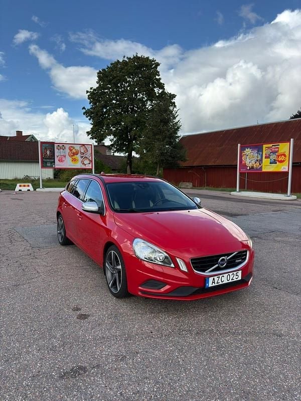 Begagnad 2011 Volvo V60 R-Design Kombi | 59 900 kr (Bra pris) - Bild 1/4