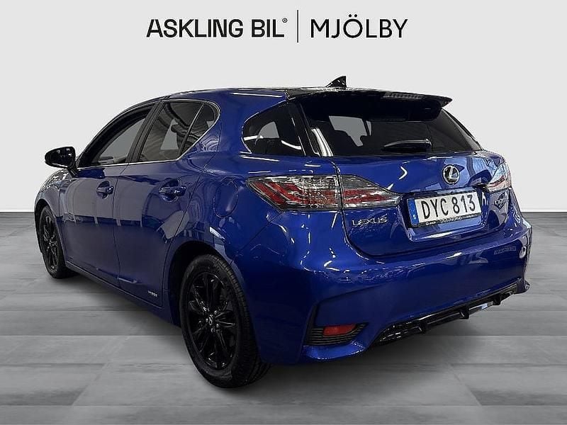 Begagnad Lexus CT200h Sport Line 136 HK (100 kW) 2015 Blå Halvkombi