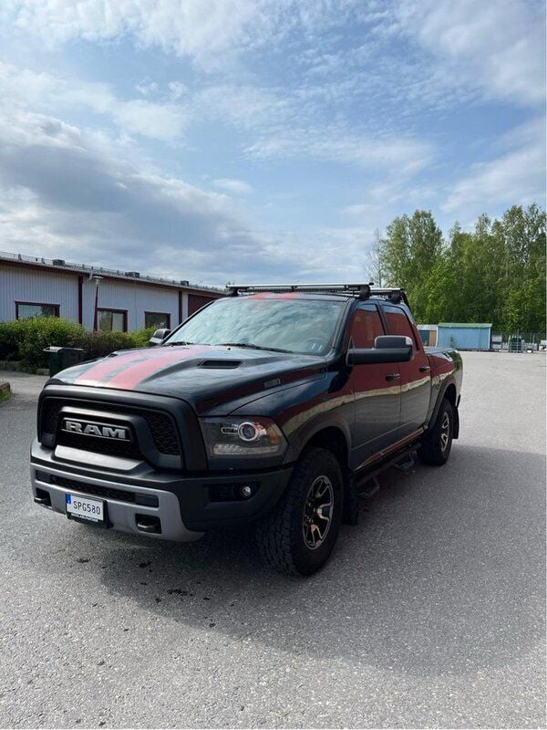 Svart Begagnad 2016 Dodge Ram Pickup | 379 000 kr (Lite dyr) - Bild 1/4