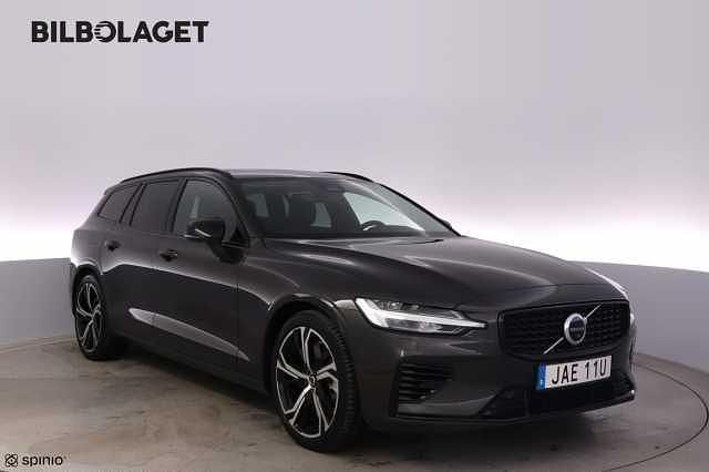 Grå Begagnad 2023 Volvo V60 Ultimate Kombi | 499 800 kr (Dyr) - Bild 1/4