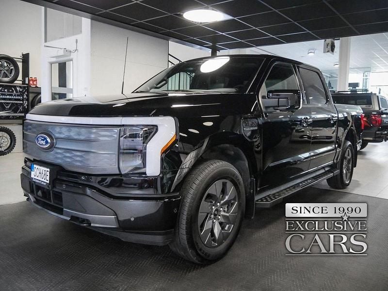 Svart (agate black metallic) Begagnad 2023 Ford F-150 Extended Range Pickup | 1 198 750 kr - Bild 1/4