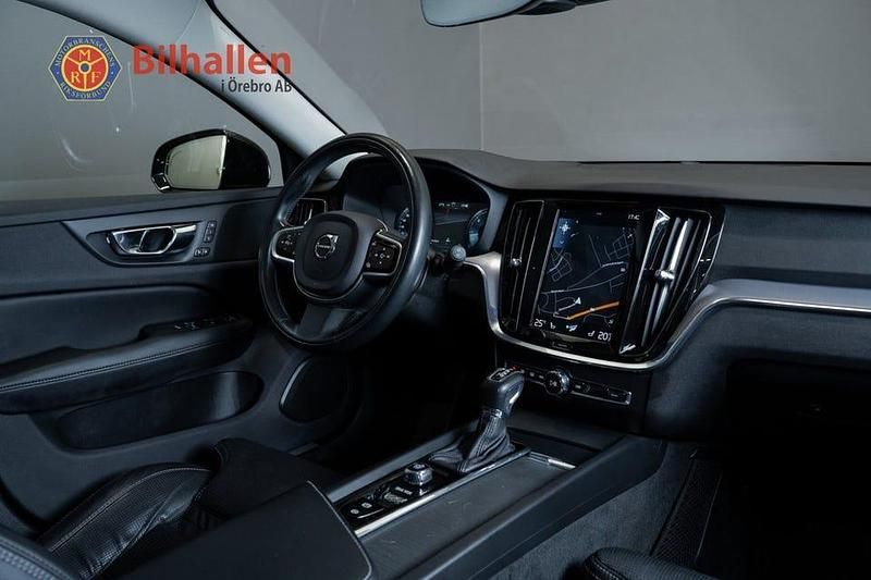 Begagnad Volvo V60 CC 190 HK (139 kW) 2020 Svart Kombi
