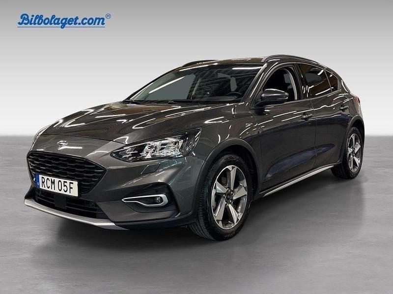 Grå Begagnad 2022 Ford Focus Active Halvkombi | 189 000 kr (Marknadspris) - Bild 1/4