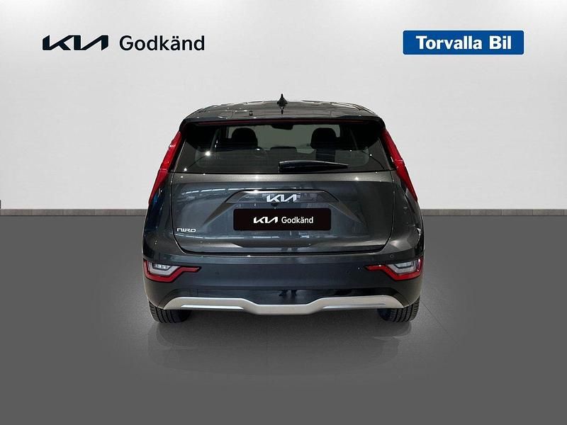 Grå Begagnad 2024 Kia e-Niro SUV | 349 900 kr (Marknadspris) - Bild 1/1